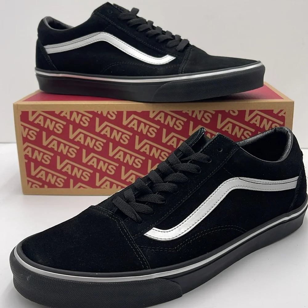 Vans Men’s Black and White Sneakers Old Skool
Metallic Black
VN000CT8BMA - Picture 15 of 16